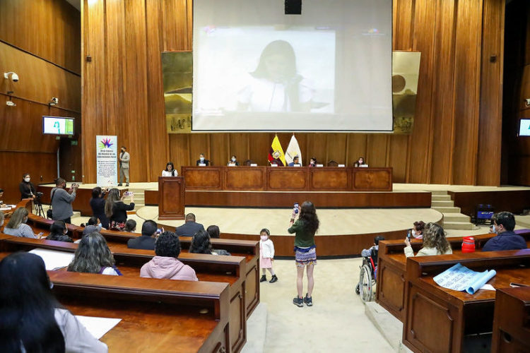 FEPEL DASHA COMPARTE: YESEÑA GUAMANÍ SUSCRIBIÓ LA DECLARATORIA EN FAVOR DE PACIENTES CON ENFERMEDADES RARAS