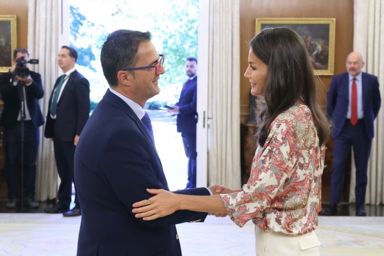 Su Majestad La Reina Letizia recibe en Audiencia a la Junta Directiva de La Alianza Iberoamericana de Enfermedades Raras, Huérfanas o Poco Frecuentes – ALIBER y conoce el  Primer Estudio sobre Necesidades Sociosanitarias de este colectivo en Latinoamérica – Estudio ENSERio LATAM