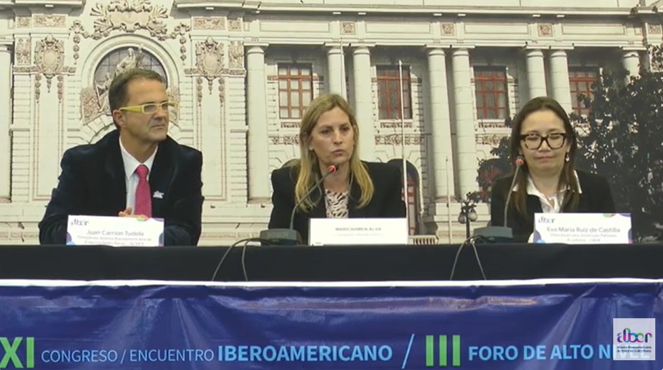 Conclusiones e Intercambio de Experiencias – Clausura del Encuentro -Congresista Maricarmen Alva  -Juan Carrión Tudela, Presidente de ALIBER  -Eva María Ruiz de Castilla, Directora de LAPA III FORO DE ALTO NIVEL XI CONGRESO IBEROAMERICANO DE ENFERMEDADES RARAS – ALIBER Lima, Perú 7 y 8 de noviembre de 2024