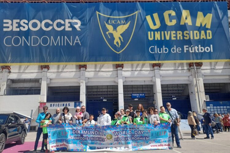 AELIP comparte: La Escuela de Futbol de Totana y el Paretón da visibilidad a las Lipodistrofias