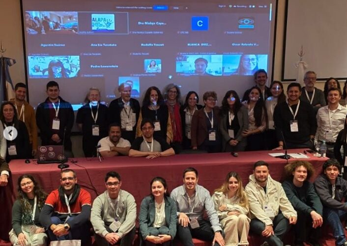 ALAPA – Alianza Argentina de Pacientes comparte: Pacientes y Científicos unidos en la 𝟑‧ª 𝐉𝐨𝐫𝐧𝐚𝐝𝐚 𝐀𝐫𝐠𝐞𝐧𝐭𝐢𝐧𝐚 𝐝𝐞 𝐆𝐥𝐢𝐨𝐦𝐚𝐬