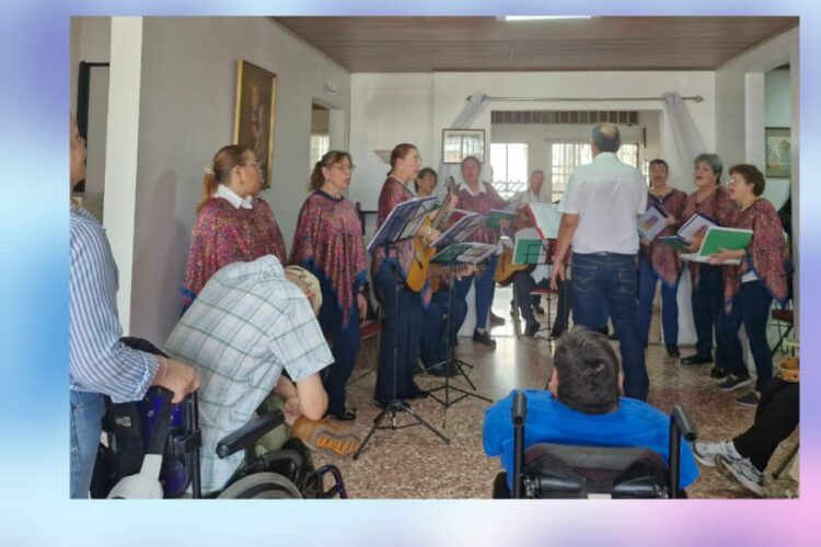 APRONEP comparte:  Familias de APRONEP-er festejaron la independencia y su Asamblea Anual Nº 51 con música y alegría