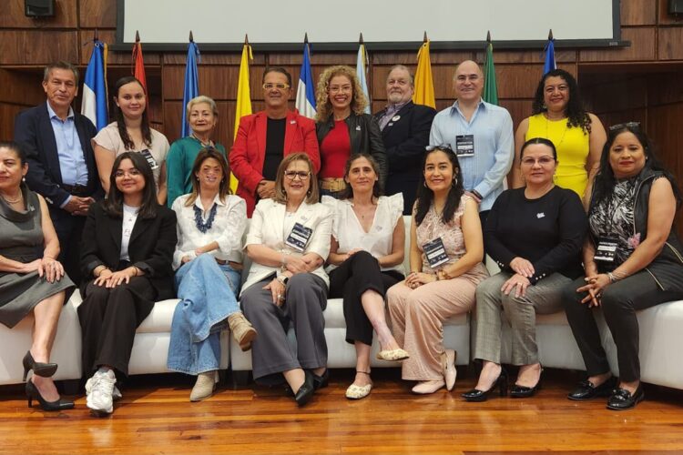 Representantes del movimiento asociativo de nueve países de Iberoamérica unen su voz en Honduras para impulsar el futuro de las enfermedades raras